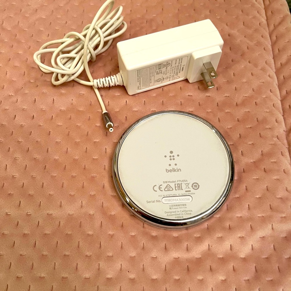 Belkin white wireless charger pad